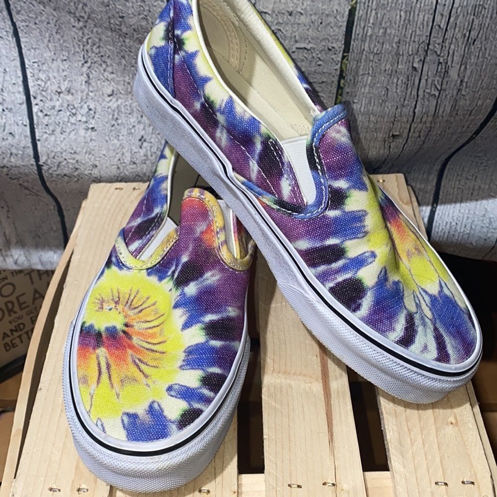 New Vans Classic Slip-On Washed Tie Dye Size 7 Women's size 5.5 Mens